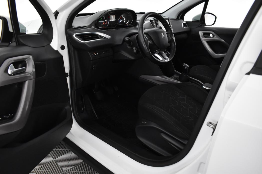 PEUGEOT 2008 2015