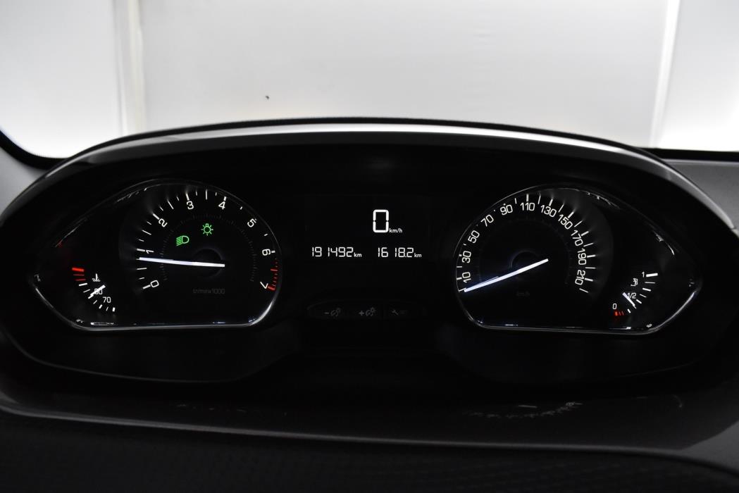 PEUGEOT 2008 2015