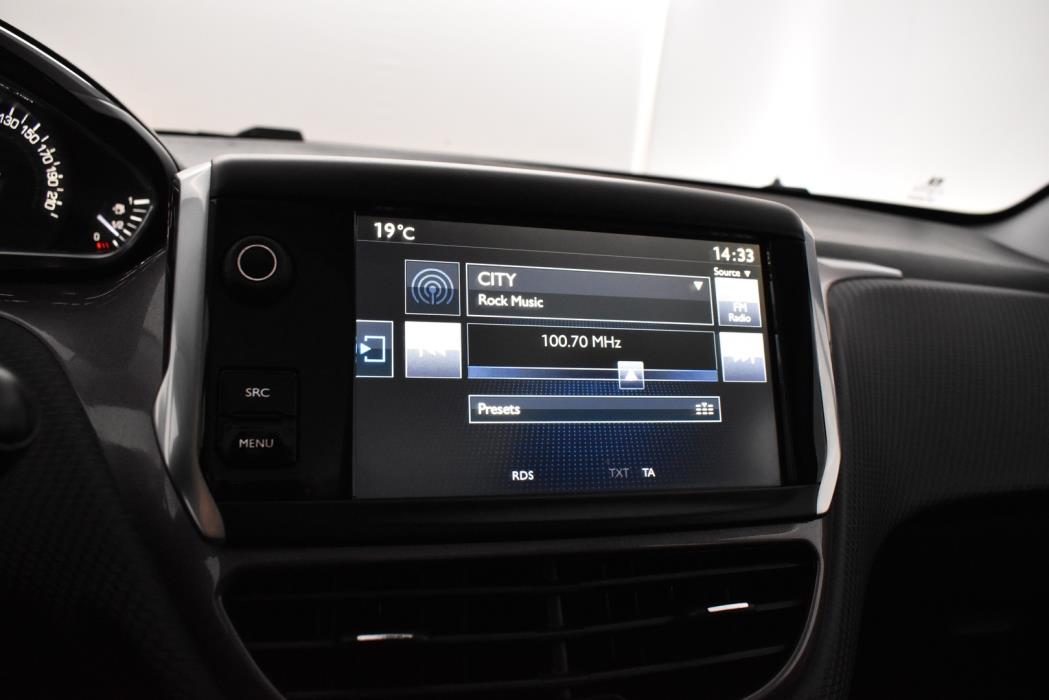 PEUGEOT 2008 2015
