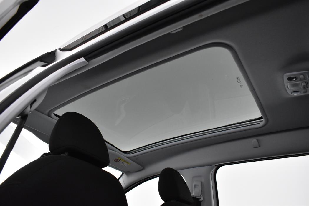 PEUGEOT 2008 2015