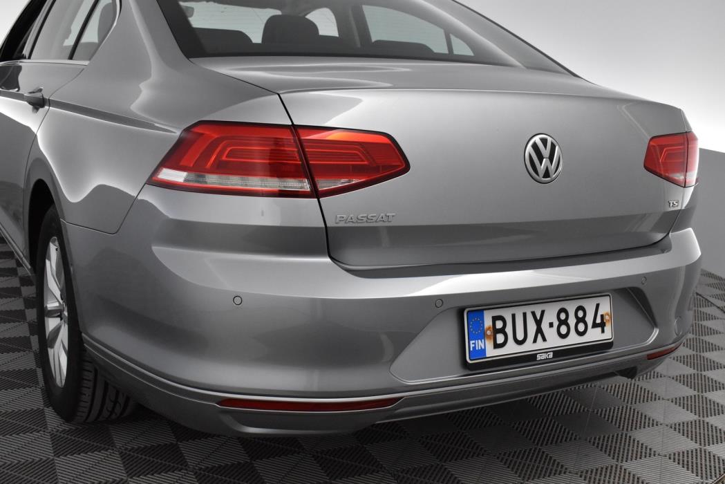 VOLKSWAGEN Passat 2018