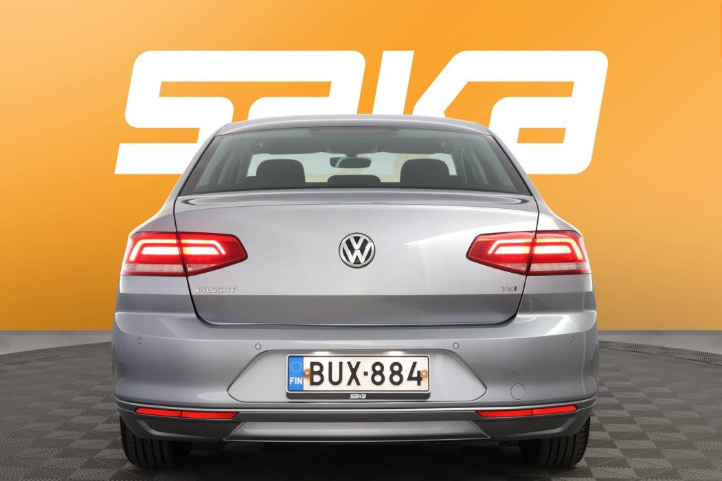 VOLKSWAGEN Passat 2018