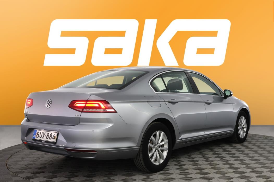 VOLKSWAGEN Passat 2018