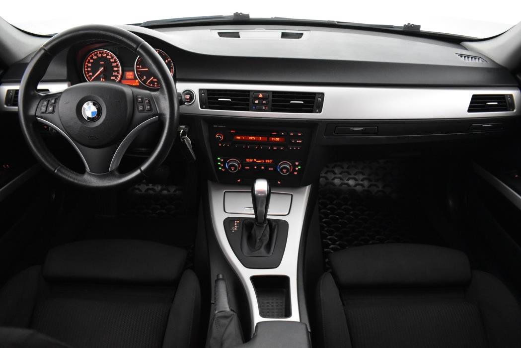 BMW 320 2009