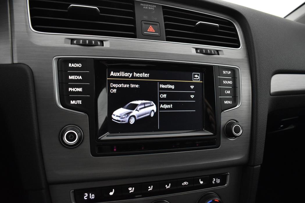 VOLKSWAGEN Golf 2015