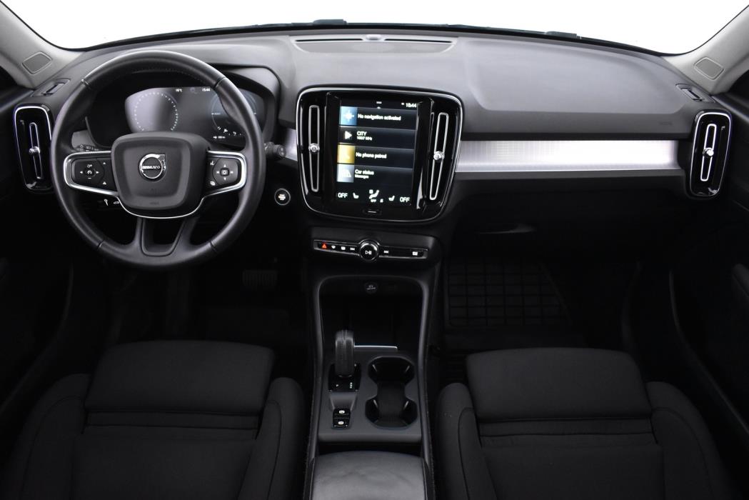 VOLVO XC40 2021