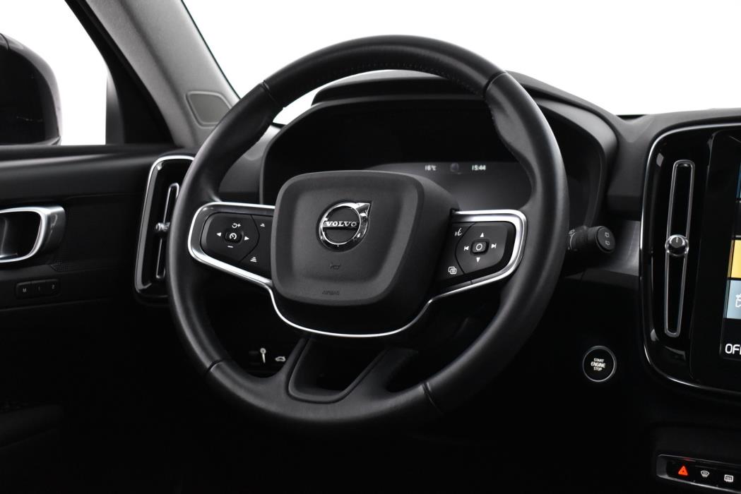 VOLVO XC40 2021