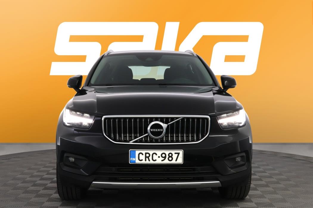 VOLVO XC40 2021