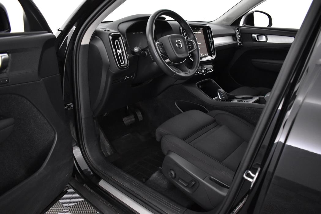 VOLVO XC40 2021