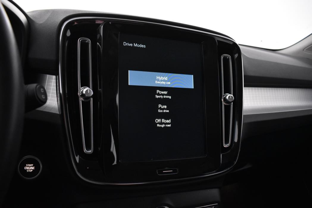 VOLVO XC40 2021