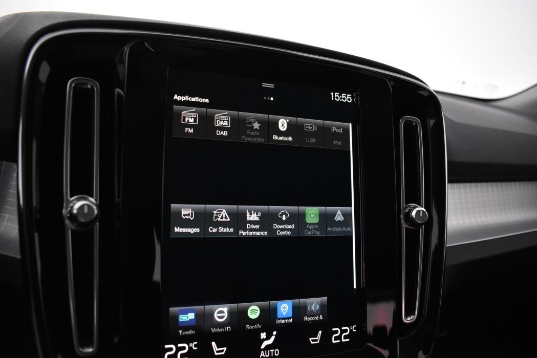 VOLVO XC40 2021