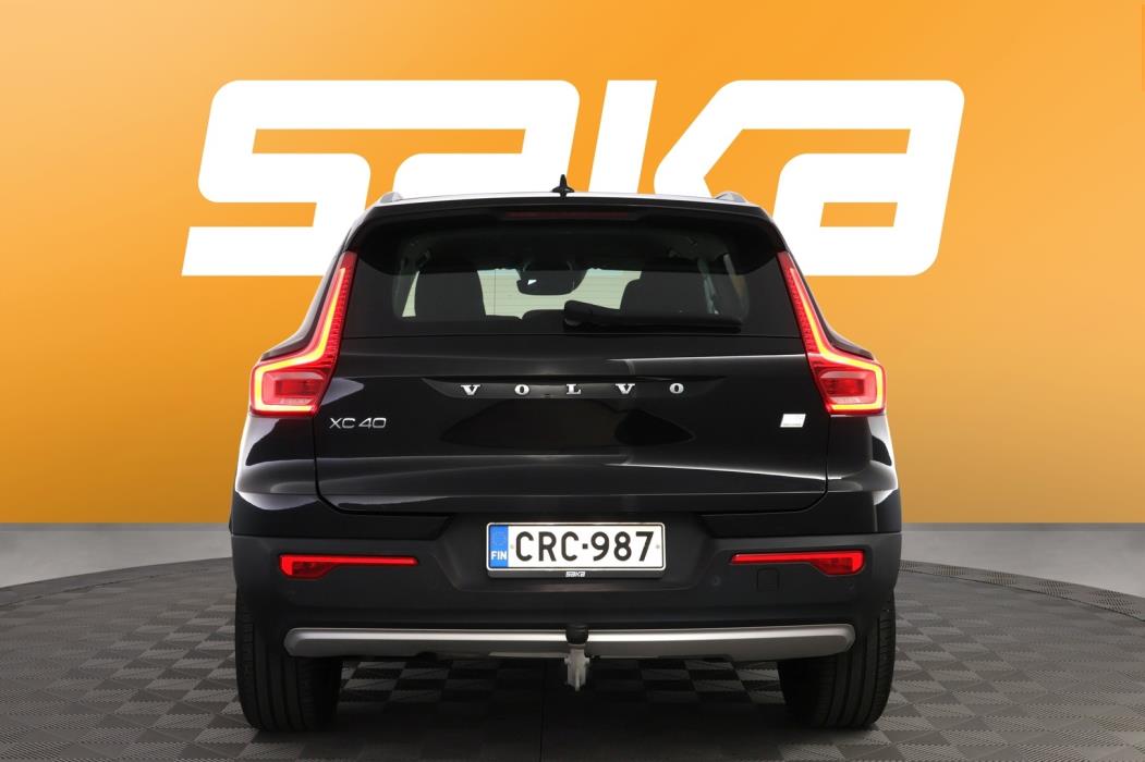 VOLVO XC40 2021