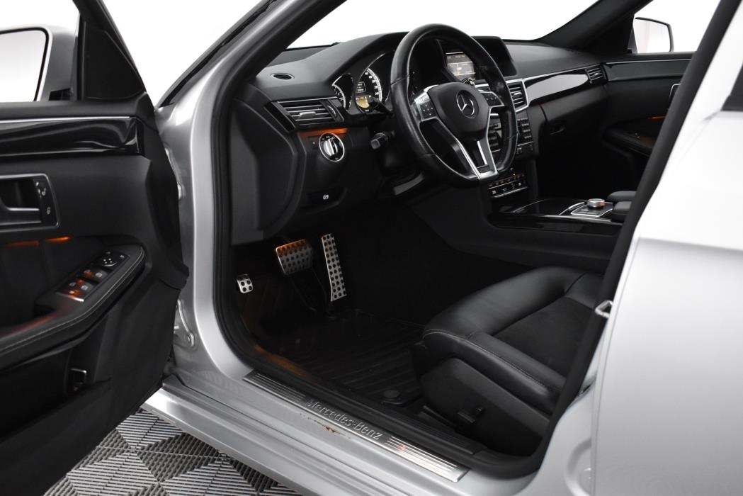 MERCEDES-BENZ E 2012