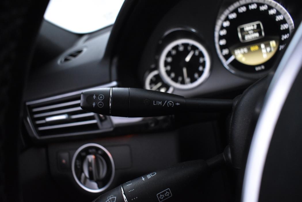 MERCEDES-BENZ E 2012