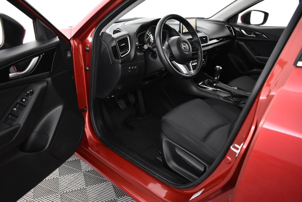 MAZDA 3 2015