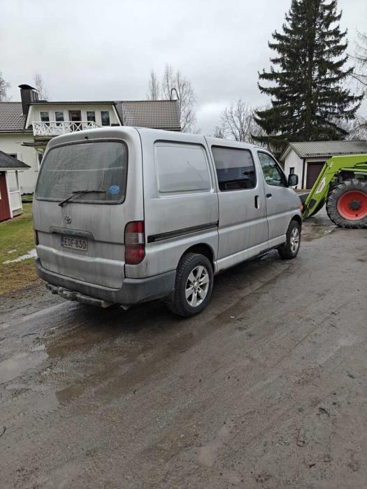 TOYOTA Hiace 2006