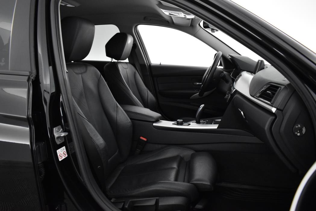 BMW 318 2018