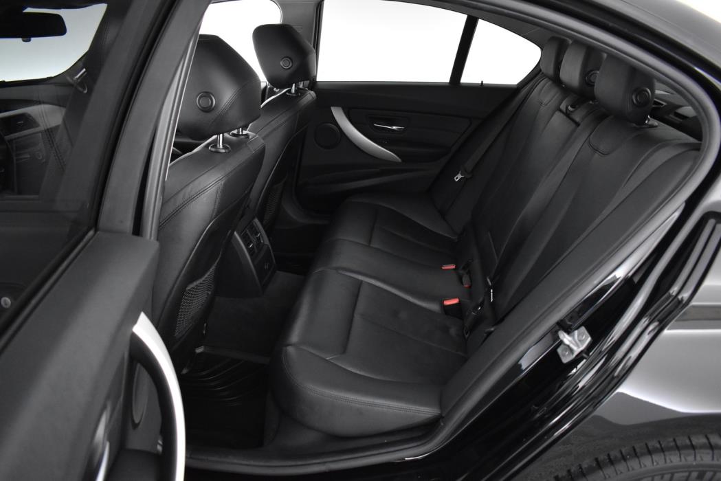 BMW 318 2018
