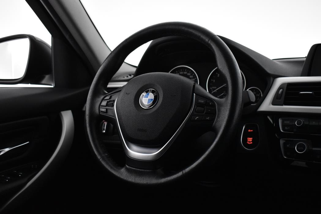 BMW 318 2018