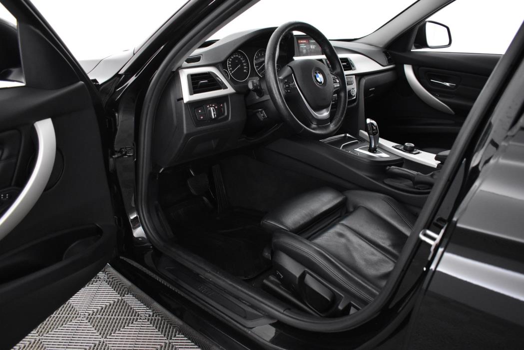 BMW 318 2018