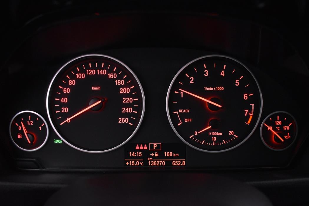 BMW 318 2018