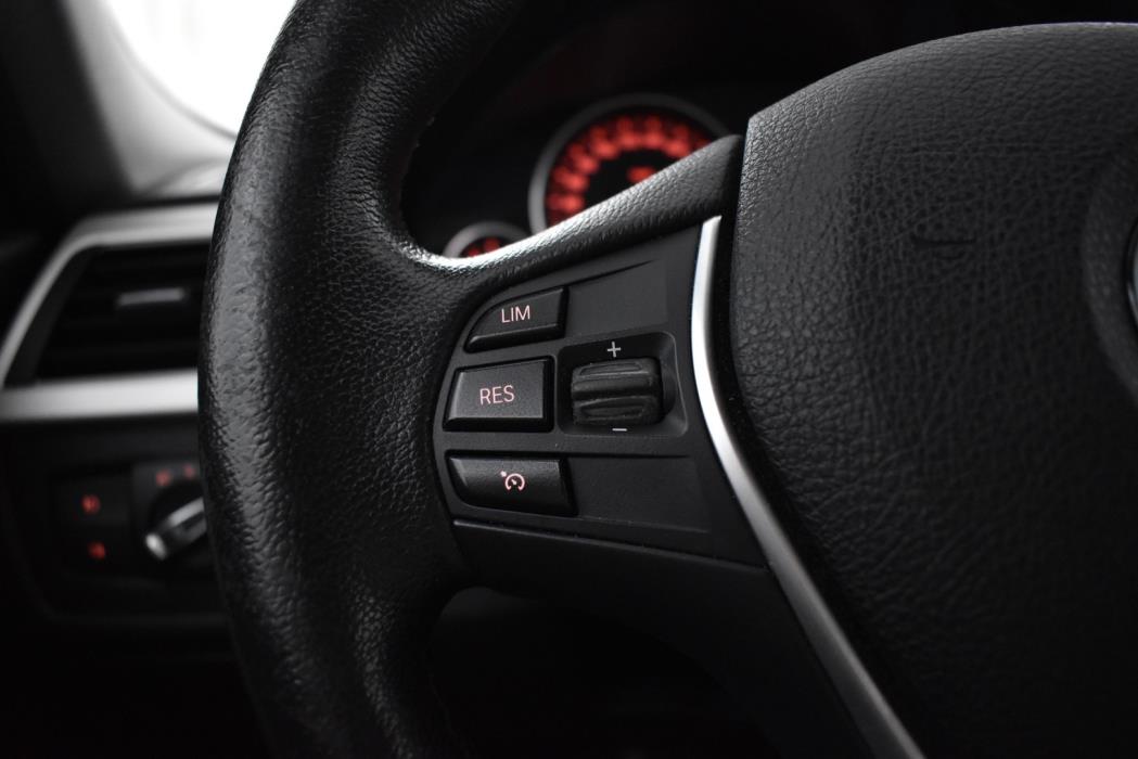 BMW 318 2018