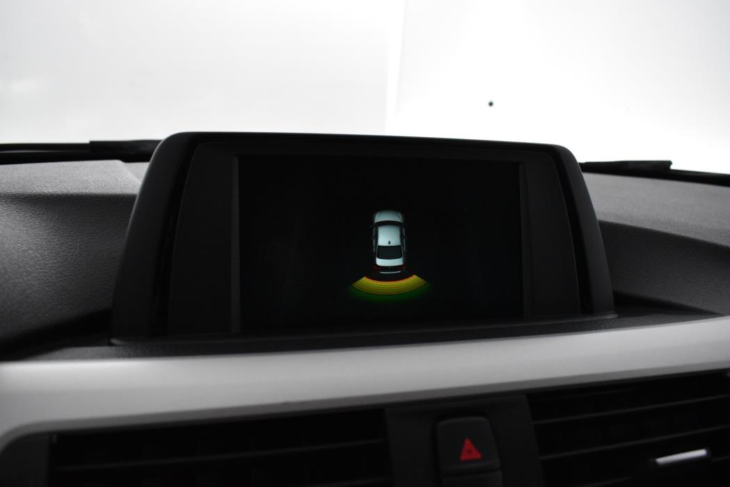 BMW 318 2018