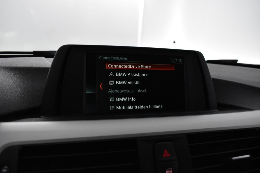 BMW 318 2018