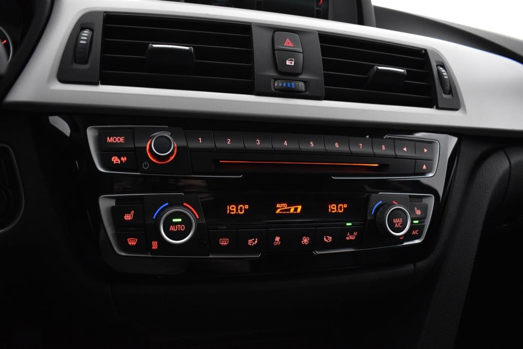 BMW 318 2018