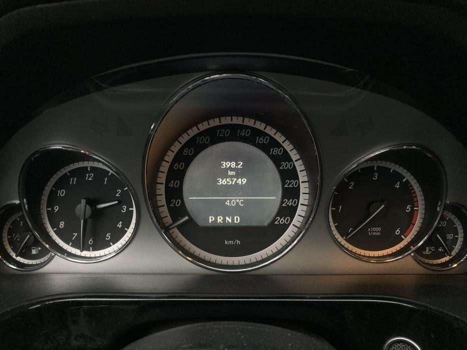 MERCEDES-BENZ E 2011