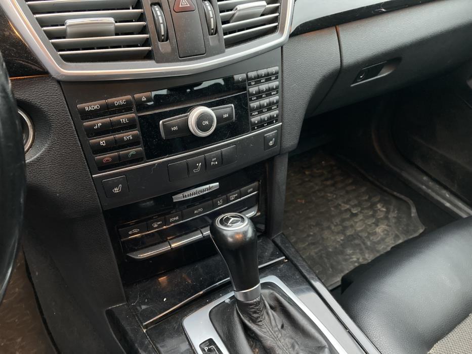 MERCEDES-BENZ E 2011