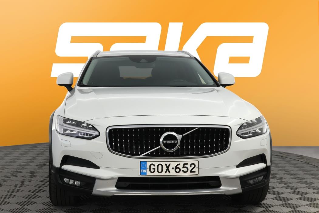 VOLVO V90 Cross Country 2019