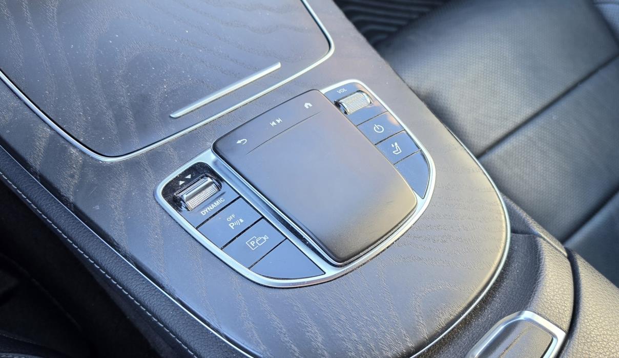 MERCEDES-BENZ E 2023