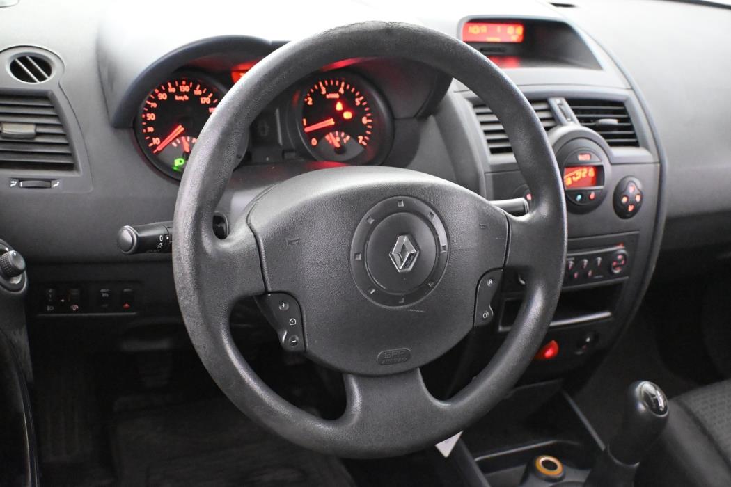 RENAULT Megane 2004