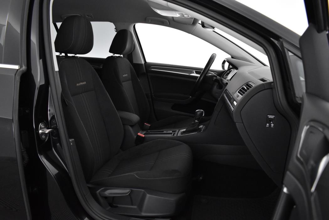 VOLKSWAGEN Golf 2017