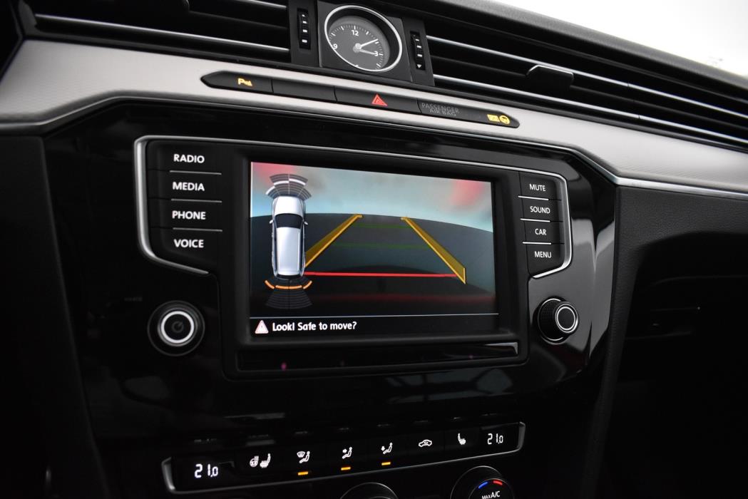 VOLKSWAGEN Passat 2016
