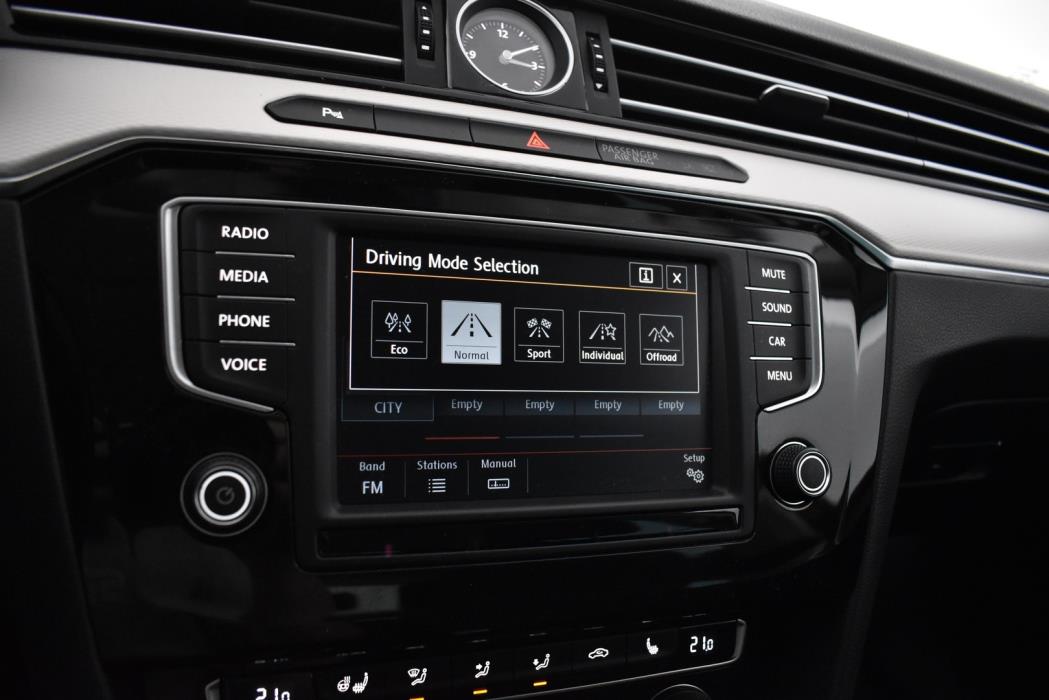 VOLKSWAGEN Passat 2016