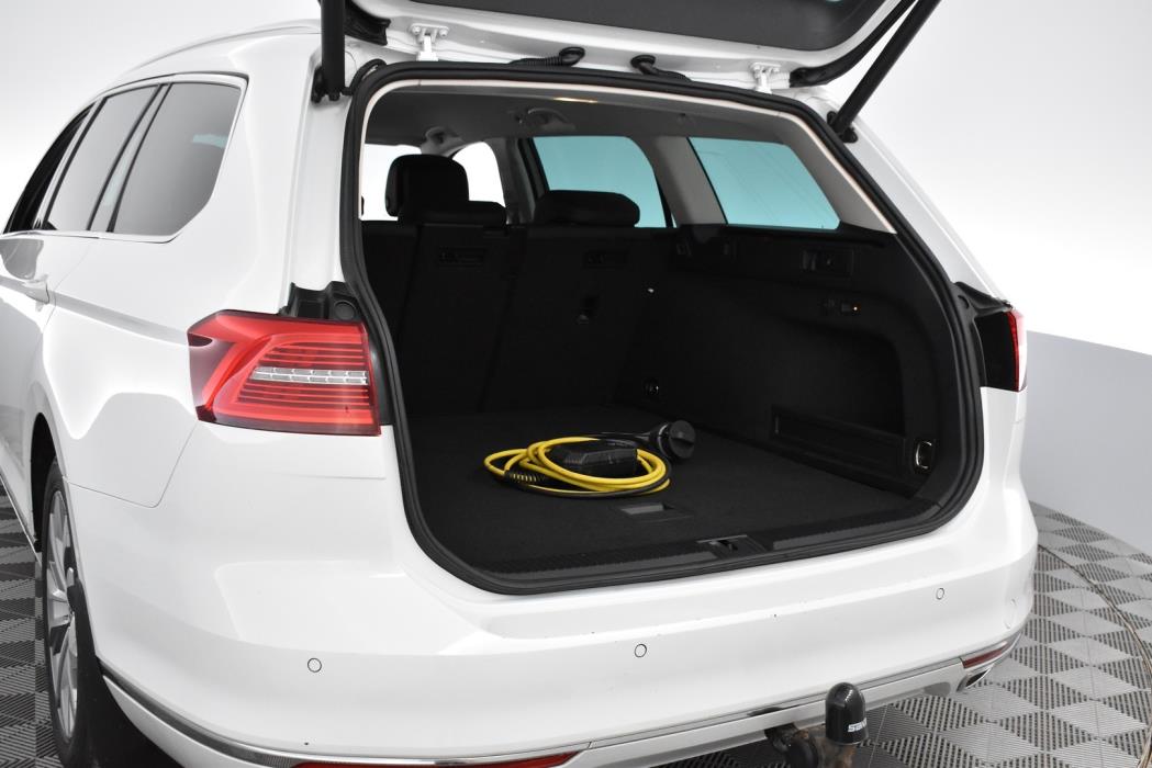 VOLKSWAGEN Passat 2018