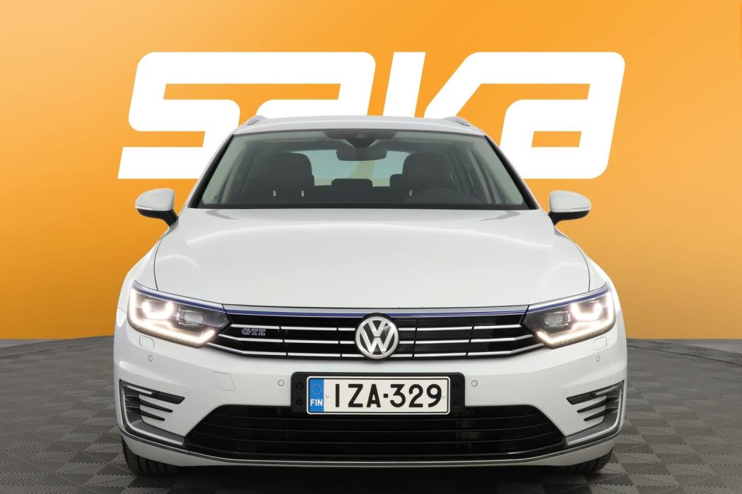 VOLKSWAGEN Passat 2018