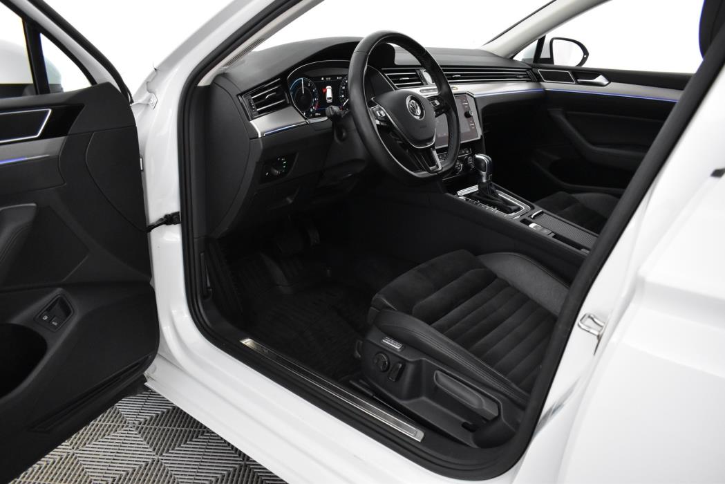 VOLKSWAGEN Passat 2018