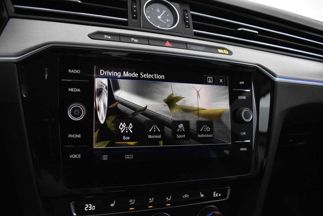 VOLKSWAGEN Passat 2018