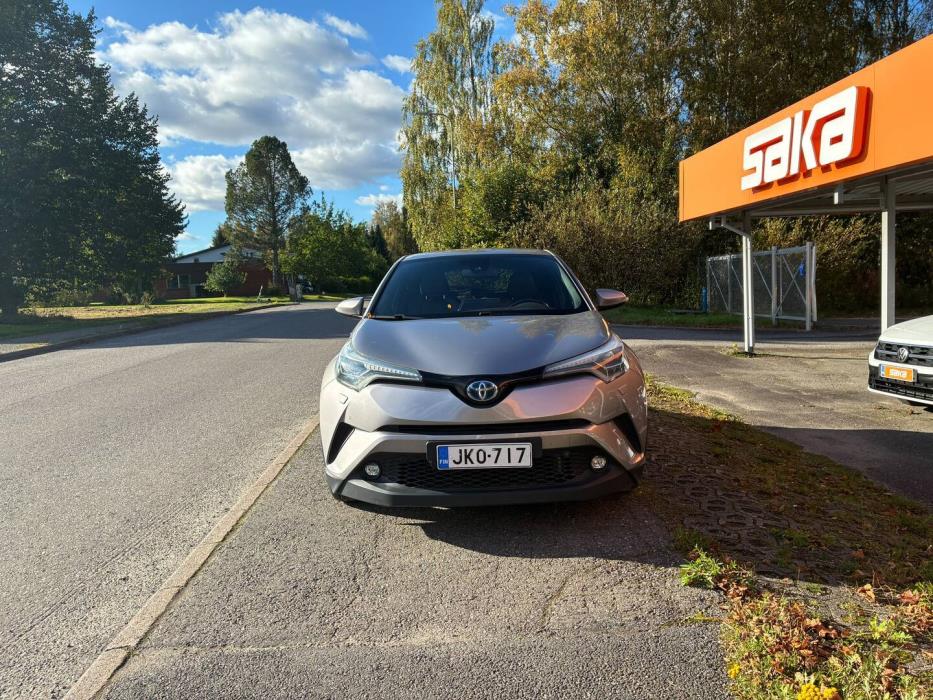 TOYOTA C-HR 2017