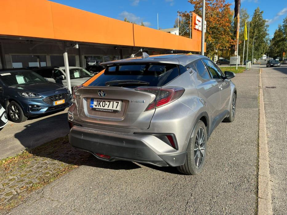TOYOTA C-HR 2017