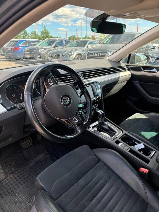 VOLKSWAGEN Passat 2016
