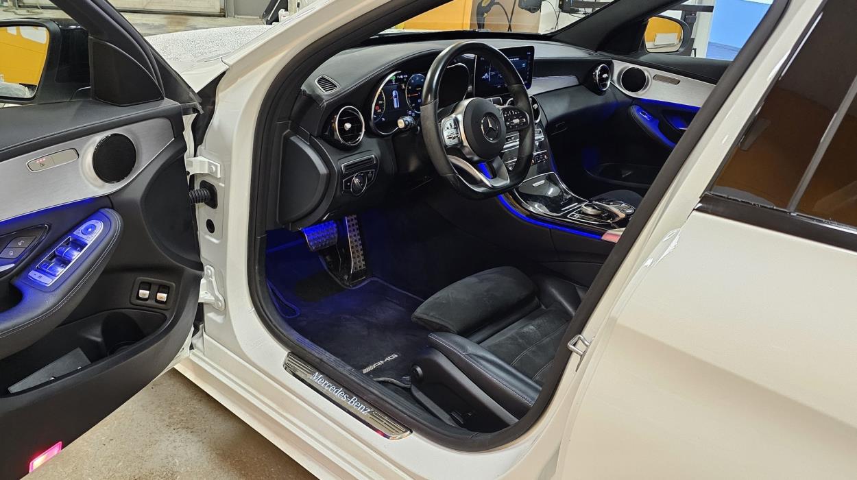 MERCEDES-BENZ C 2021