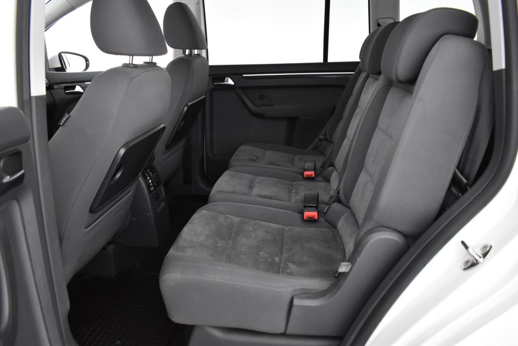 VOLKSWAGEN Touran 2012