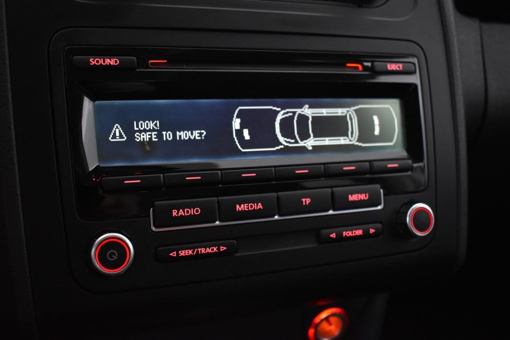 VOLKSWAGEN Touran 2012