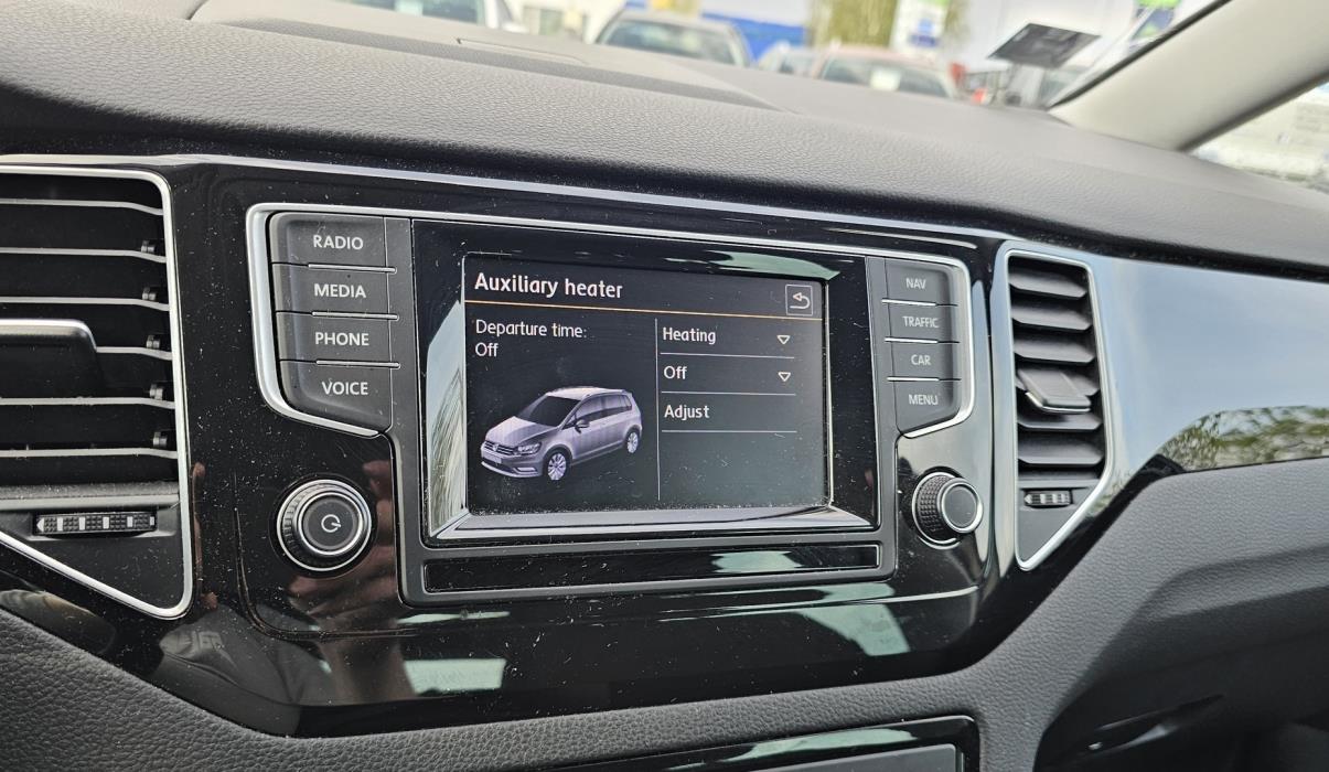VOLKSWAGEN Golf Sportsvan 2014