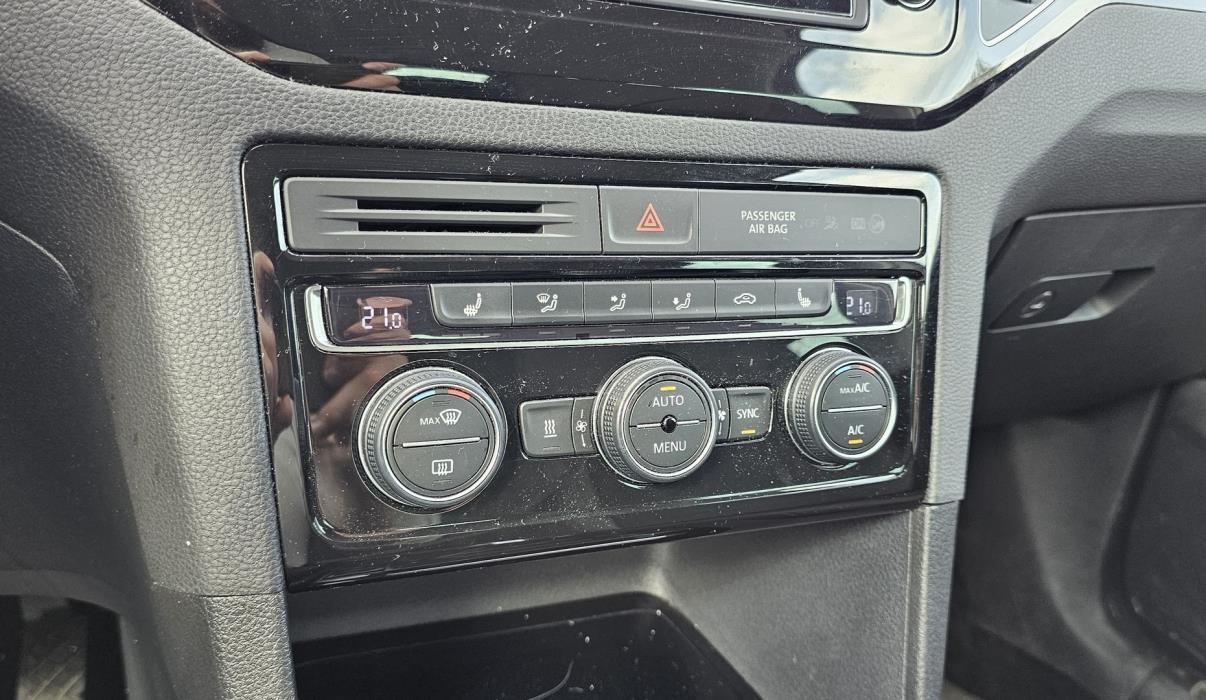 VOLKSWAGEN Golf Sportsvan 2014
