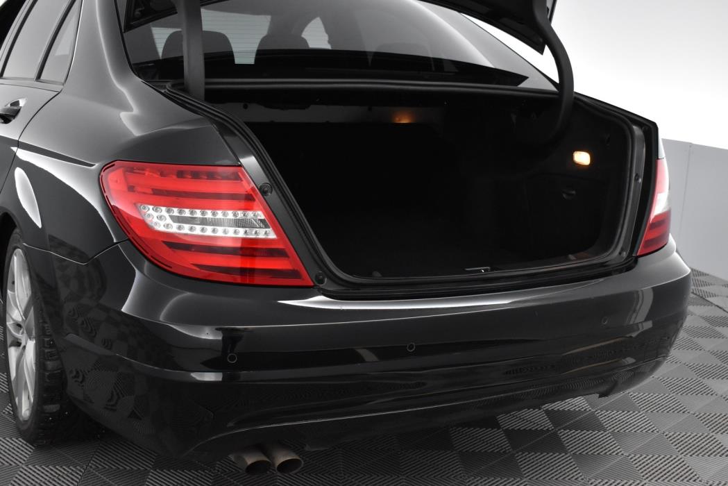 MERCEDES-BENZ C 2012